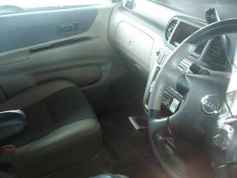 2001 Nissan Liberty Photos