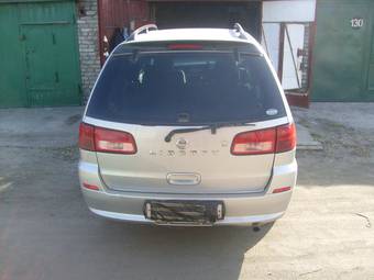 2001 Nissan Liberty Pictures