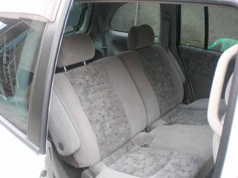 2001 Nissan Liberty Photos