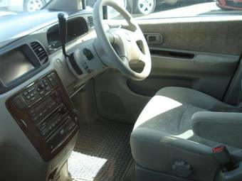 2001 Nissan Liberty Pics