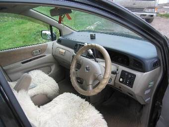 2001 Nissan Liberty Photos