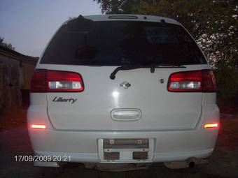 2001 Nissan Liberty Pictures