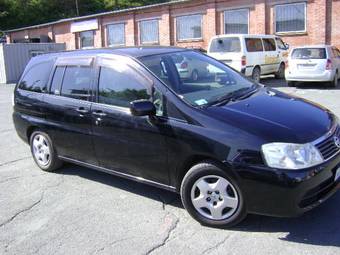 2001 Nissan Liberty Photos
