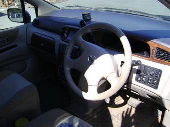 2001 Nissan Liberty Pictures