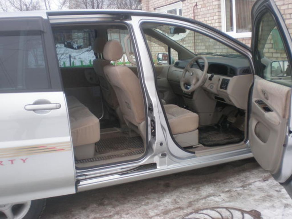 2002 Nissan Liberty