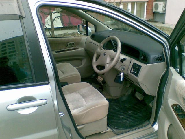 2002 Nissan Liberty