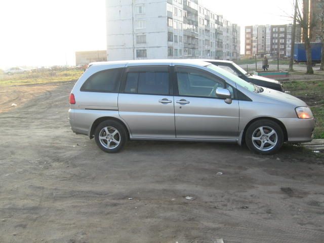 2002 Nissan Liberty