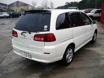 2002 Nissan Liberty Pictures