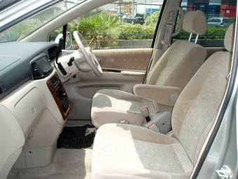 2002 Nissan Liberty Images