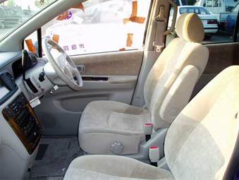 2002 Nissan Liberty Photos