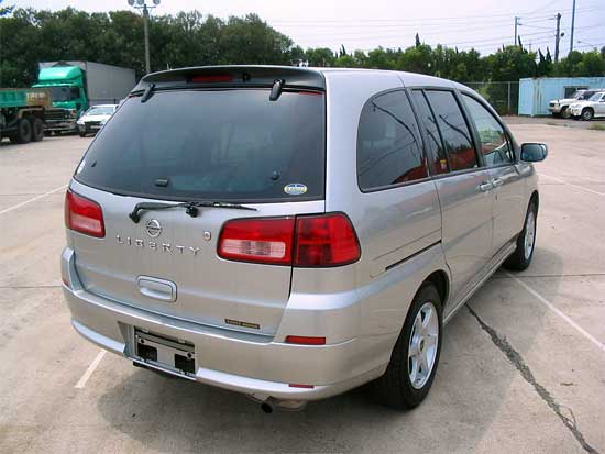 2002 Nissan Liberty Pics