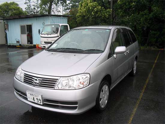 2002 Nissan Liberty Pictures