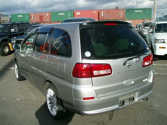 2002 Nissan Liberty Pictures