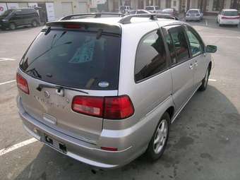 2002 Nissan Liberty Photos