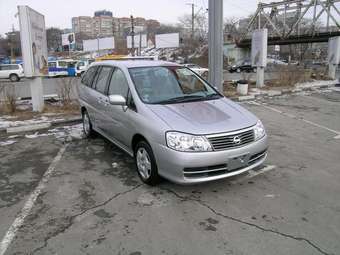 2002 Nissan Liberty Photos