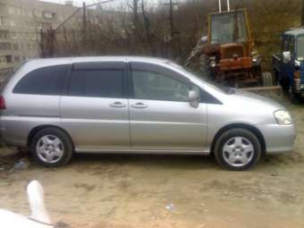 2002 Nissan Liberty Images