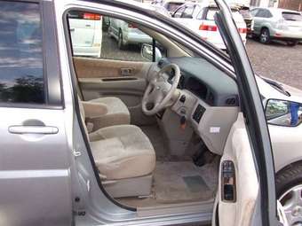 2002 Nissan Liberty Pictures