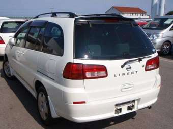 2002 Nissan Liberty Photos