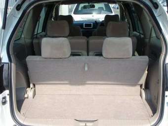 2002 Nissan Liberty Photos