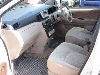 2002 Nissan Liberty Photos