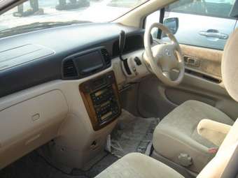 2002 Nissan Liberty Pictures