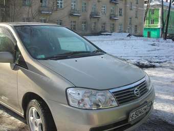 2002 Nissan Liberty Pictures
