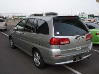 2002 Nissan Liberty Photos