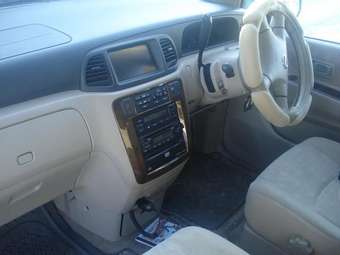 2002 Nissan Liberty Pictures