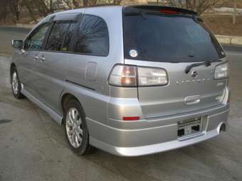 2002 Nissan Liberty Photos