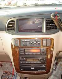 2002 Nissan Liberty Pictures