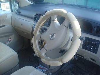 2002 Nissan Liberty Photos