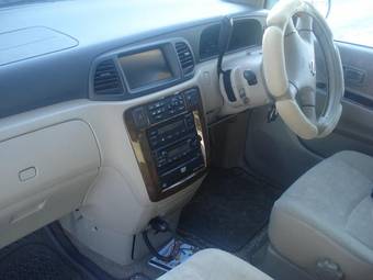 2002 Nissan Liberty Photos