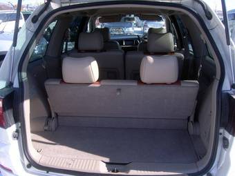 2002 Nissan Liberty Pictures