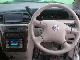 2002 Nissan Liberty Photos
