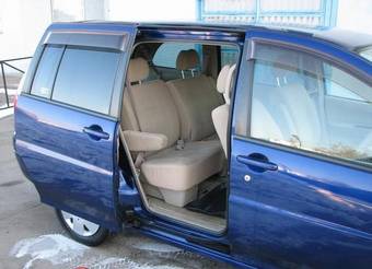 2002 Nissan Liberty Pictures