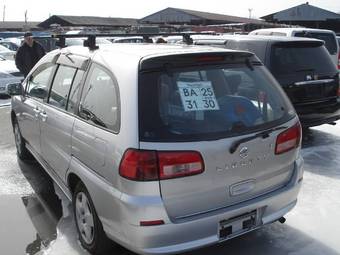 2002 Nissan Liberty Images
