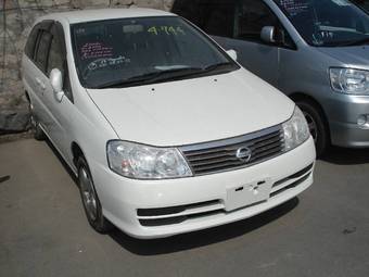 2002 Nissan Liberty Photos