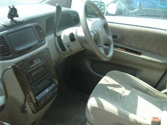 2002 Nissan Liberty Photos