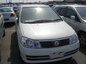 2002 Nissan Liberty Photos