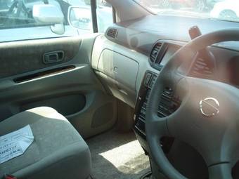 2002 Nissan Liberty Photos