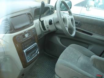 2002 Nissan Liberty Photos