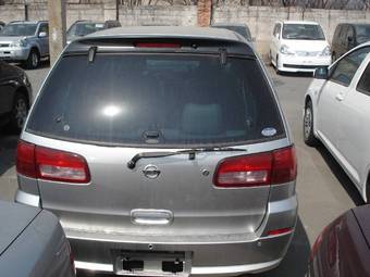 2002 Nissan Liberty Photos
