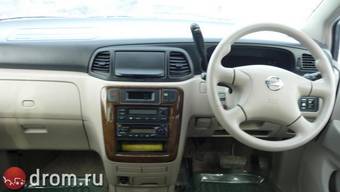 2002 Nissan Liberty Pictures