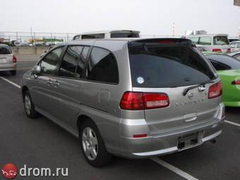 2002 Nissan Liberty Photos