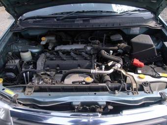 2002 Nissan Liberty Photos