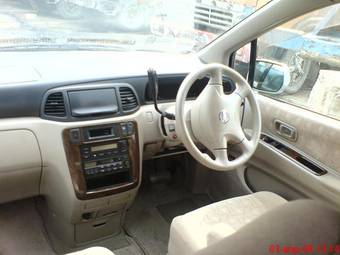 2002 Nissan Liberty Photos