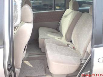 2002 Nissan Liberty Pictures