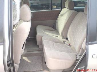 2002 Nissan Liberty Pictures