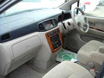 2002 Nissan Liberty Pictures