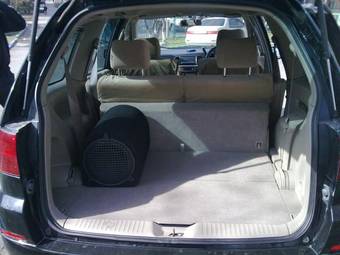 2002 Nissan Liberty Pictures